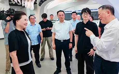 През юли 2025 г. председателят Чен на CPPCC посети Sujia Medical